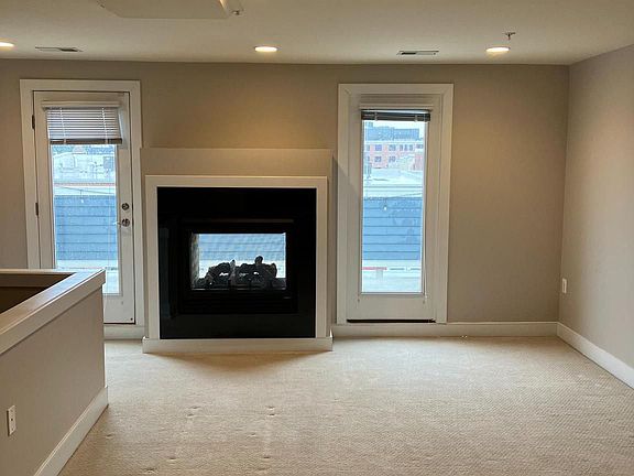 3rd image of 724 Annie Rose Ave