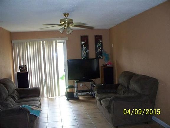 5th image of 517 E Forest Lawn Dr