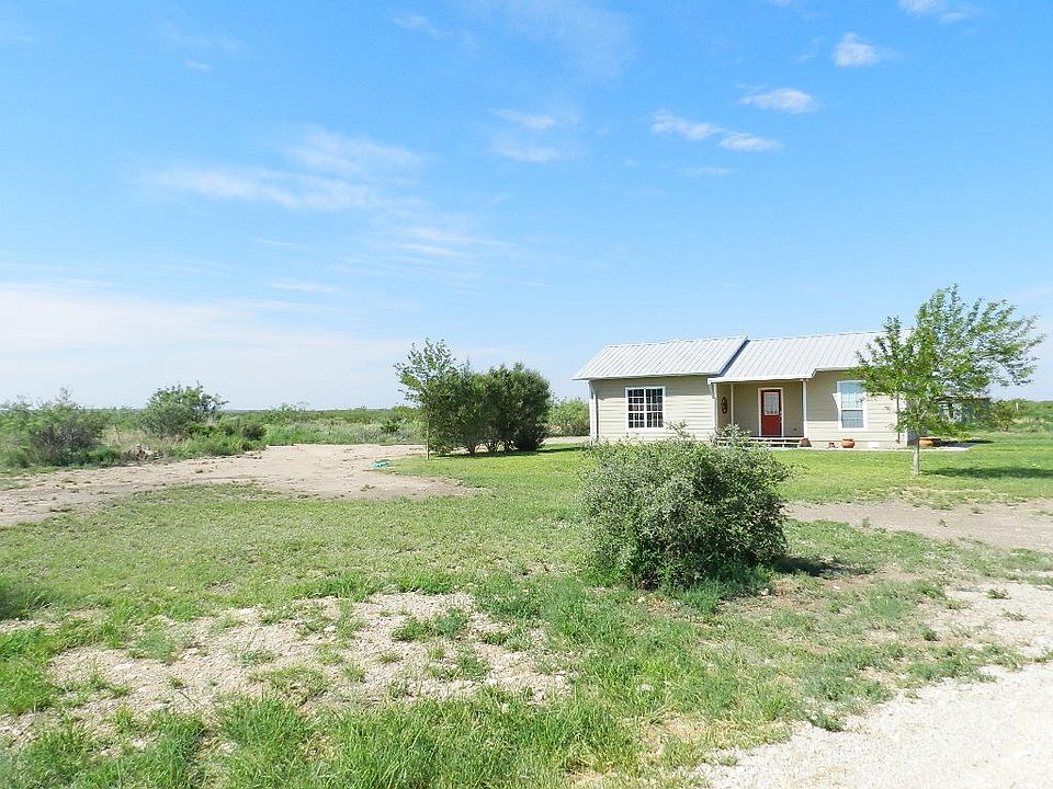 2nd image of 3250 Seven D Rd #D