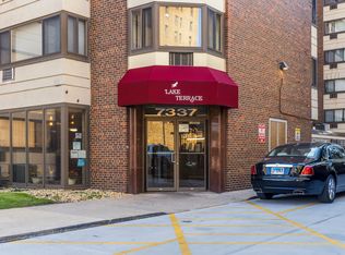 7337 S South Shore Dr APT 211, Chicago, IL 60649