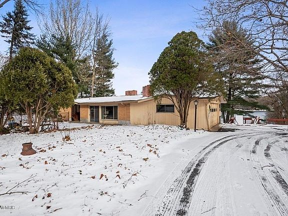 3rd image of 61979 County Road 681