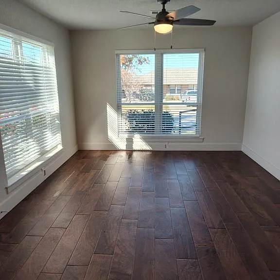 1001 Lewis Dr — Photo 5