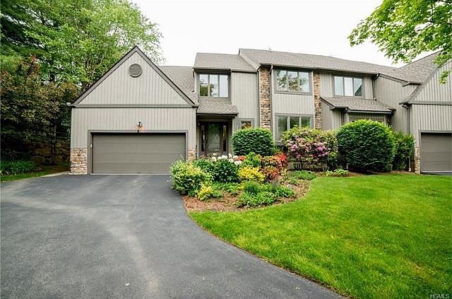1st image of 8 Cottonwood Ln