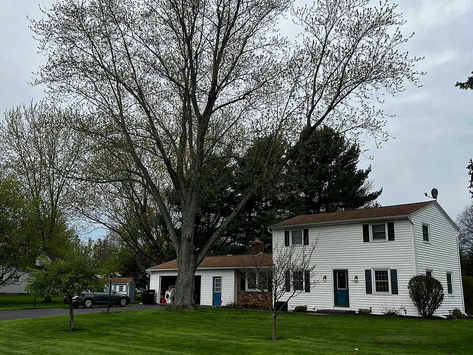 1069 High Vista Trl E