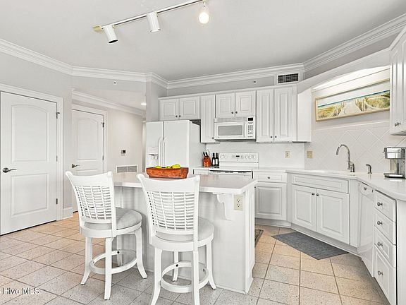 5th image of 4425 Arendell Street #101 & Bs 40