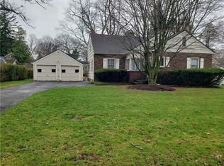 67 Thomas Ave, Rochester, NY 14617