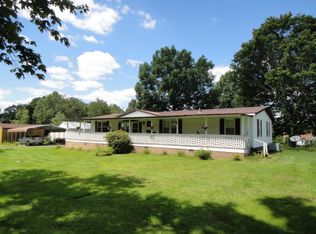 831 Hinton Rd, White Oak, WV 25989