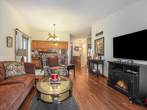3rd image of 5287 Wade St SE