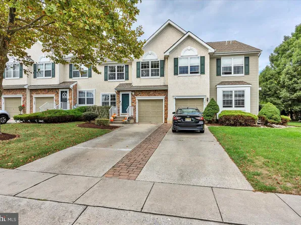 101 Hearthstone Ln, Marlton, NJ 08053