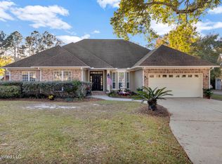457 Carmargue Ln, Biloxi, MS 39531