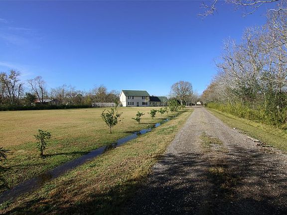 2nd image of 18502 Wells Ct