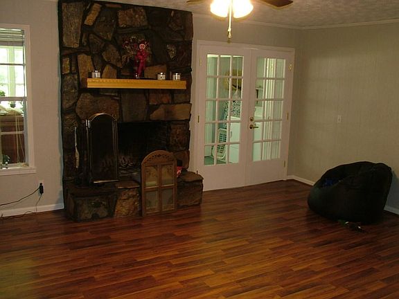 3rd image of 387 Pine Valley Dr