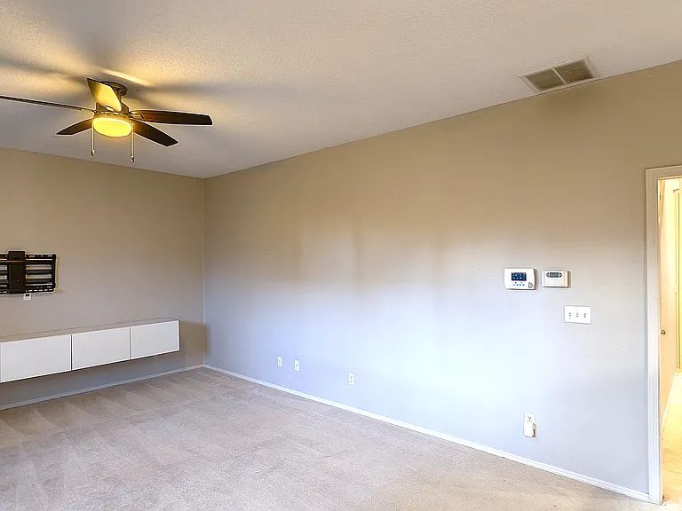 6229 NE Chestnut St — Photo 5