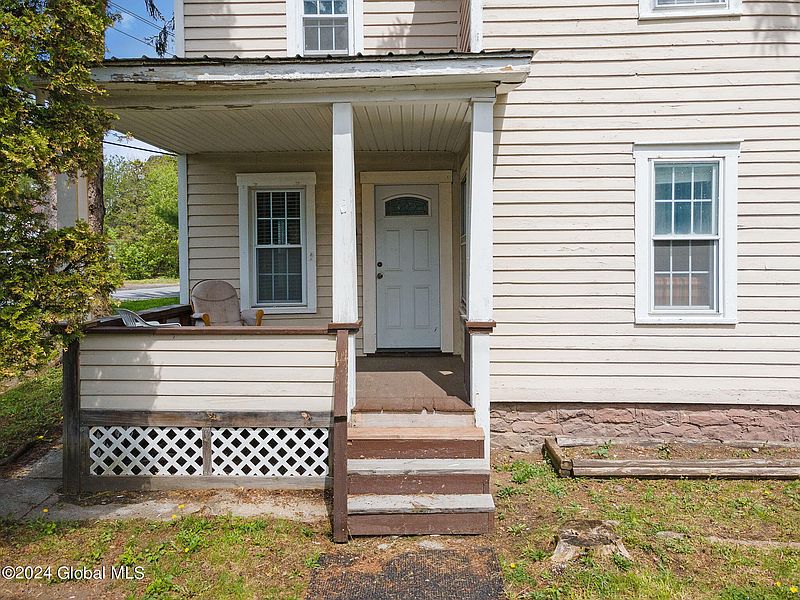 3rd image of 107 Mallard Lane