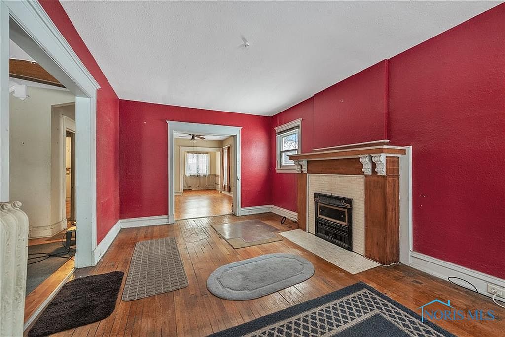 c. 1892 Beautiful House For Sale in Toldeo, Ohio. 70,000. Sold Old