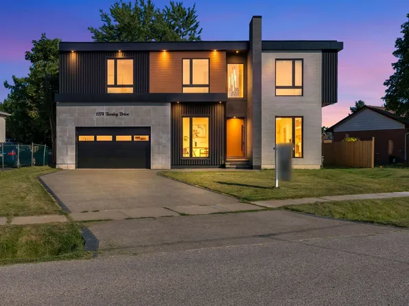 1374 Tansley Dr, Oakville, ON L6L 2N4