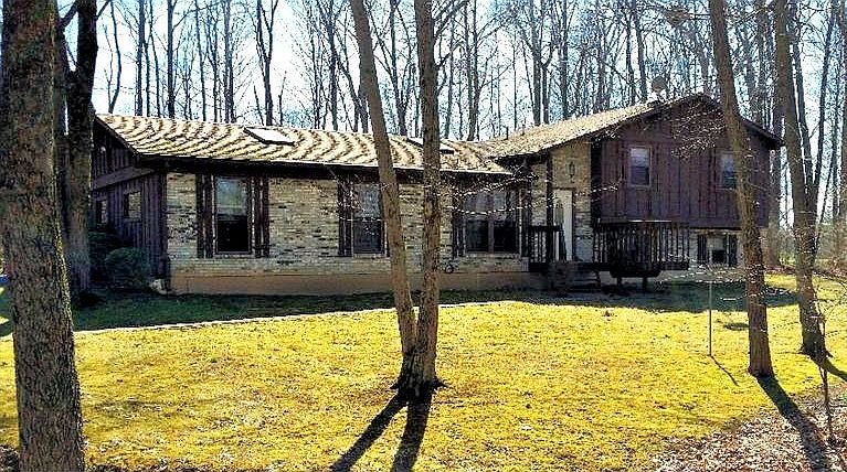 1st image of 3 Hickory Woods Dr