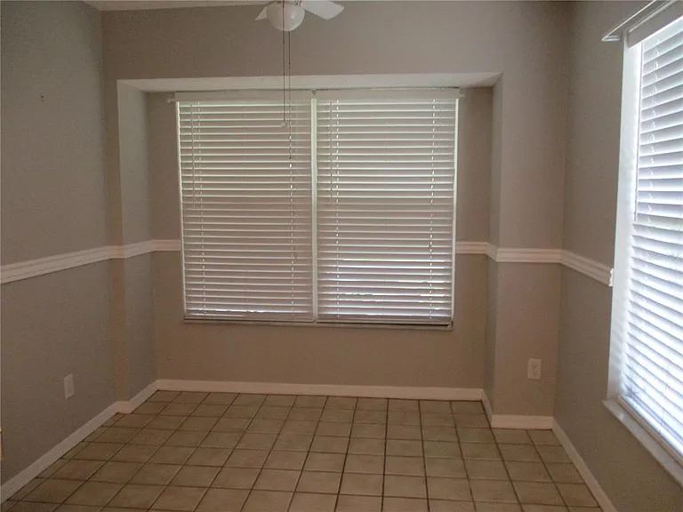 209 N Brockfield Dr — Photo 10