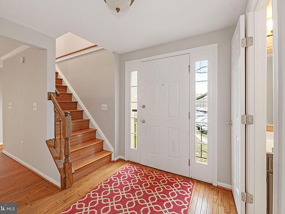 3rd image of 6010 Goldenrod Ct
