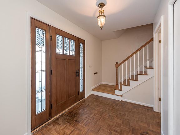 3rd image of 777 Braeside Pl