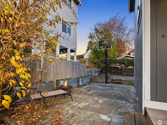 4th image of 4028 38th Ave S