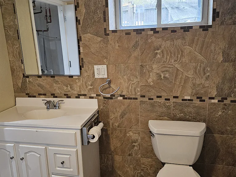 602 College Rd — Photo 11