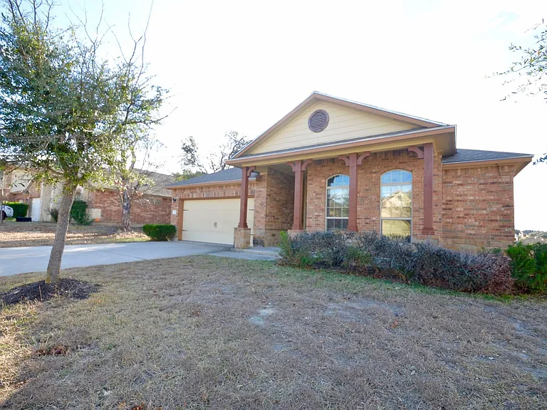 7300 Golden Oak Ln — Photo 2