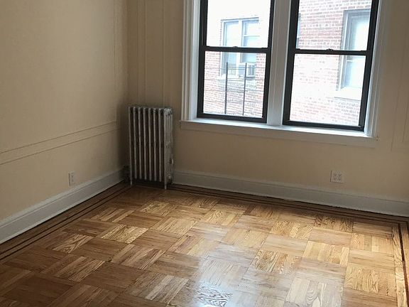 5th image of 11818 Metropolitan Ave APT 5F