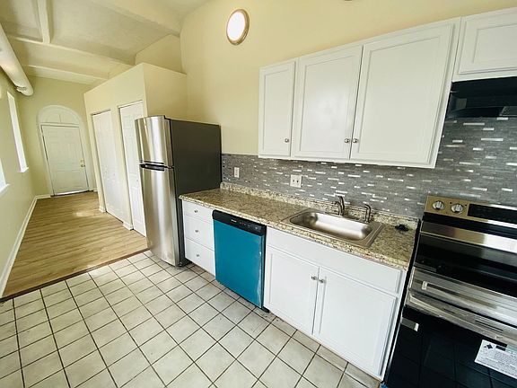 2nd image of 311 W Marshall St #212