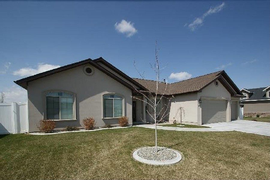 1st image of 669 Sunshine Dr