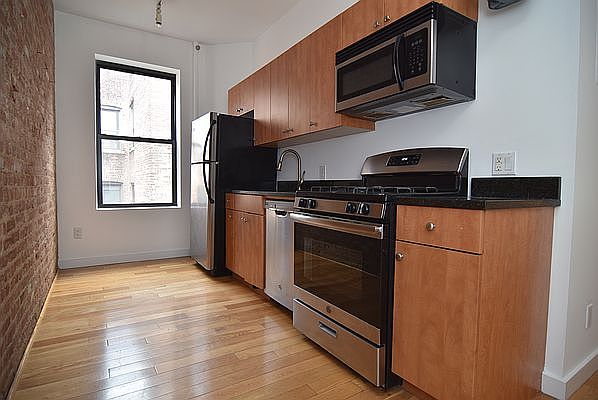 1st image of 76 Pinehurst Ave APT 52