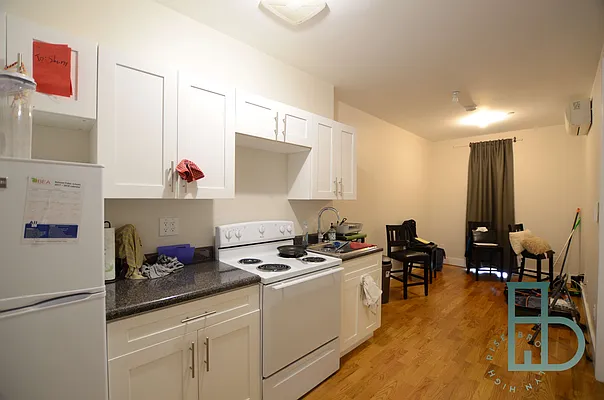 Rented by Miron Realty Group | media 27