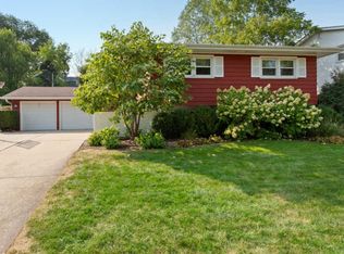 80 Grove Ave, Glen Ellyn, IL 60137