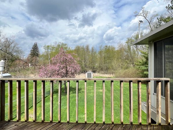 3040 Shewbird, Wixom, MI 48393