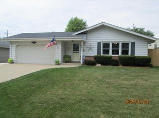142 Crab Tree Ln, Racine, WI 53406
