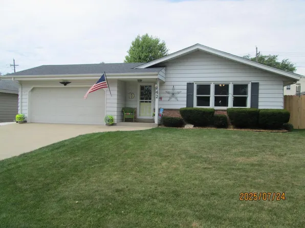 142 Crab Tree LANE, Racine, WI 53406