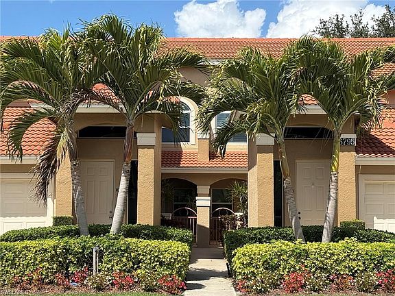 3rd image of 6795 Huntington Lakes CIR #101