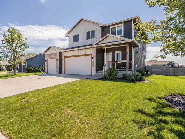5212 S Yarrow Trl, Sioux Falls, SD 57108
