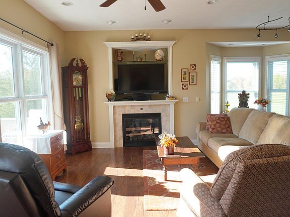 4th image of 6338 Meadow Wood Ln
