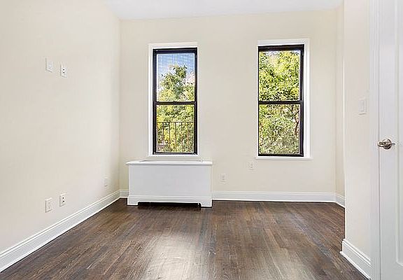 3rd image of 73 Thompson St APT 6B