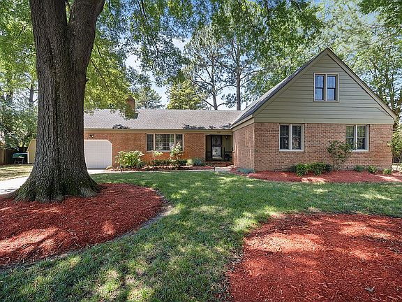 3rd image of 4605 W Ferry Plantation Cir