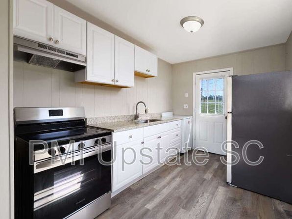 700 Brook St APT 4
