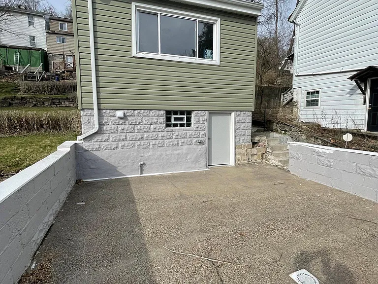 803 Valley St — Photo 5