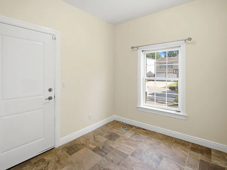 90 Terrace Ave #1 — Photo 17