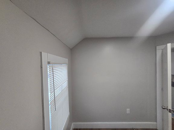 4th image of 3259 W 48th St #D