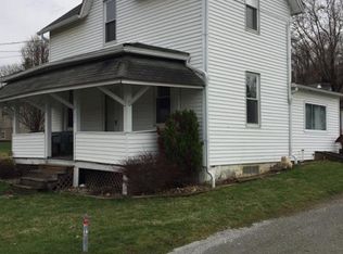 204 Woods Ln, Connellsville, PA 15425