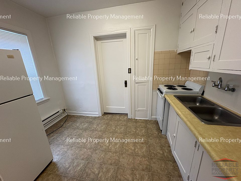 1st image of 525 Walnut St APT 18