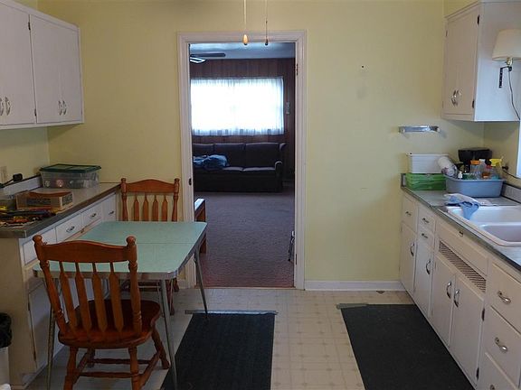 5th image of 1104 Winthrop Ave