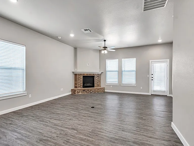 5910 Purtis Creek Dr — Photo 15