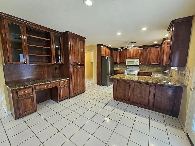 6605 NW Willow Tree Cir — Photo 6